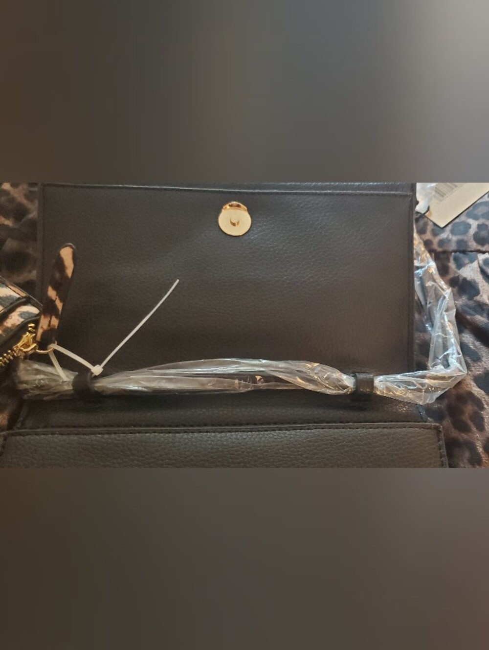 Steve Madden Black Clutch With Leopard Wristlet  NWT - Picture 4 of 9